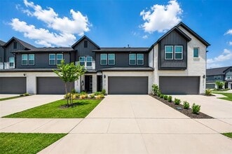 Building Photo - 8816 Enclave Wy