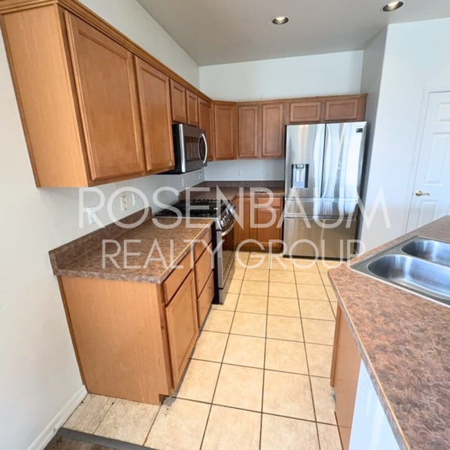 Foto del edificio - 8003 N Racehorse Rd