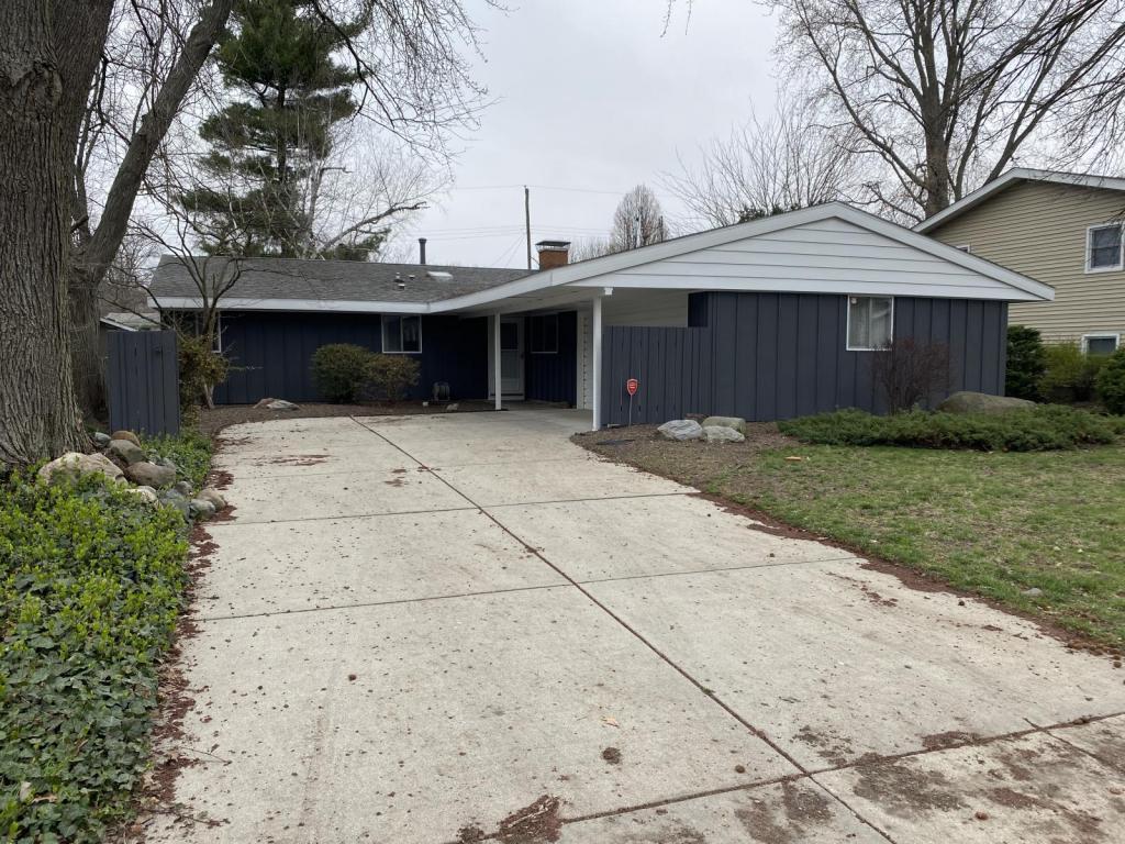 Primary Photo - 320 Newcastle Dr.