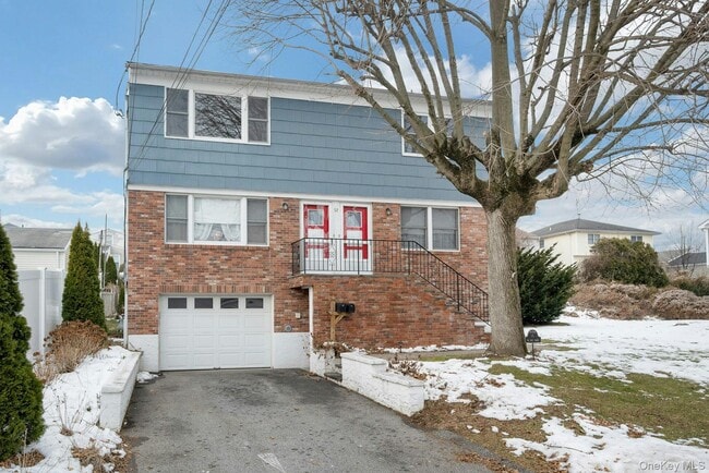 Building Photo - 52 Post Pl