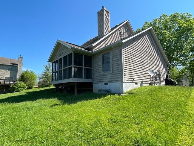 Building Photo - 3 Bedroom, 2 Bath Duplex