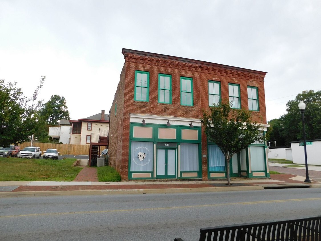 703 5th St, Lynchburg, VA 24504 Condo for Rent in Lynchburg, VA