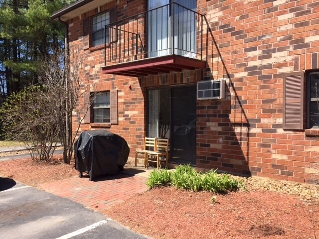 Foto del edificio - 154 Blueberry Ln