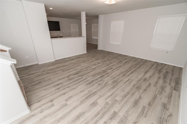 Building Photo - 3206 Honeysuckle Dr