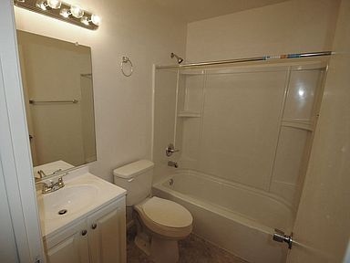 Building Photo - RENT NOW FOR YOUR FAMILY