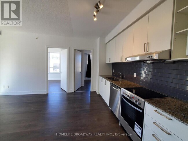 Photo du bâtiment - 278-3278 Buchanan Dr