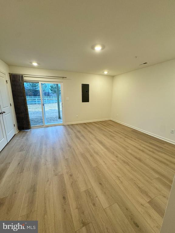 Building Photo - 2537 Westwind Blvd