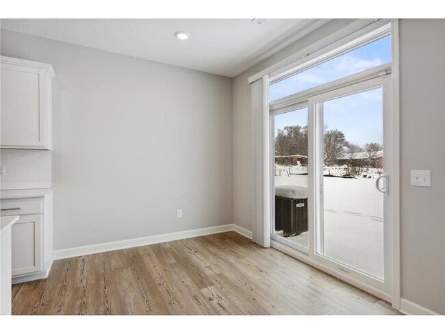 Foto del edificio - 9448 4th St N