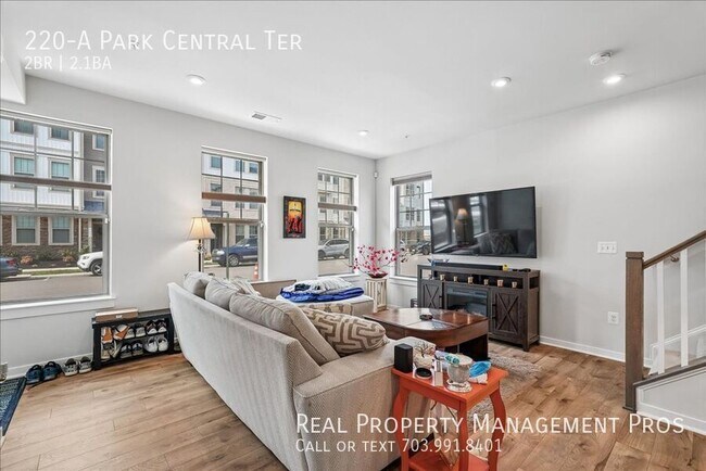 Foto del edificio - 220 Park Central Ter