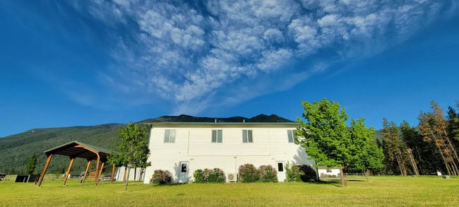 Building Photo - 228 Jensen Rd