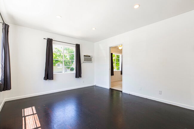 Foto del edificio - 347 W Dryden St