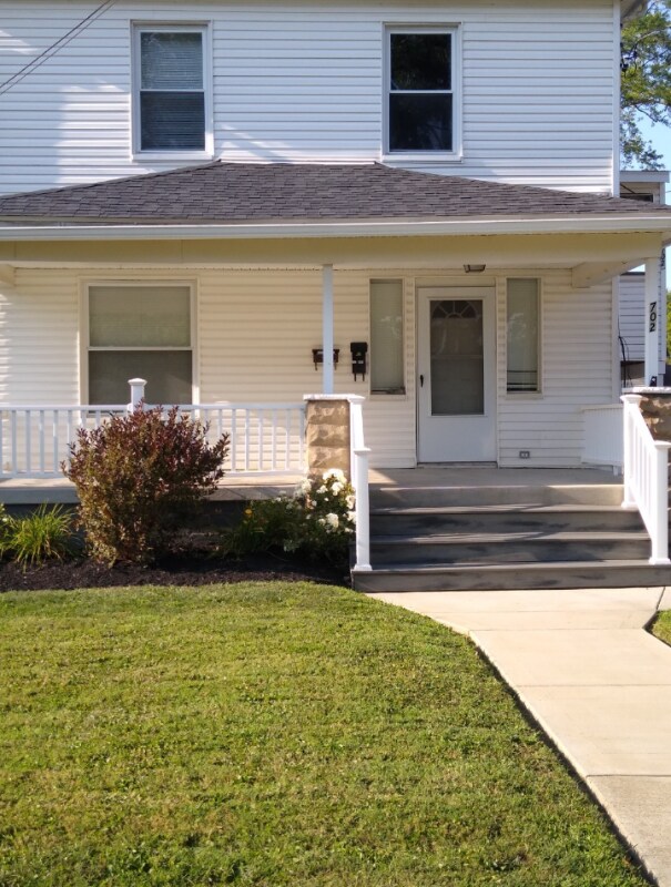 Primary Photo - 702 W Park Ave