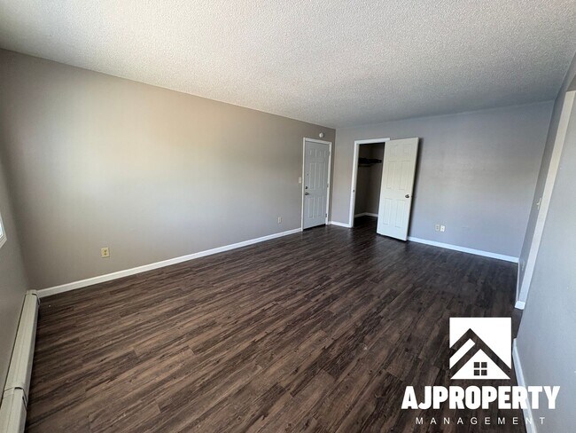 Foto del edificio - 3309 S Elmwood Ave