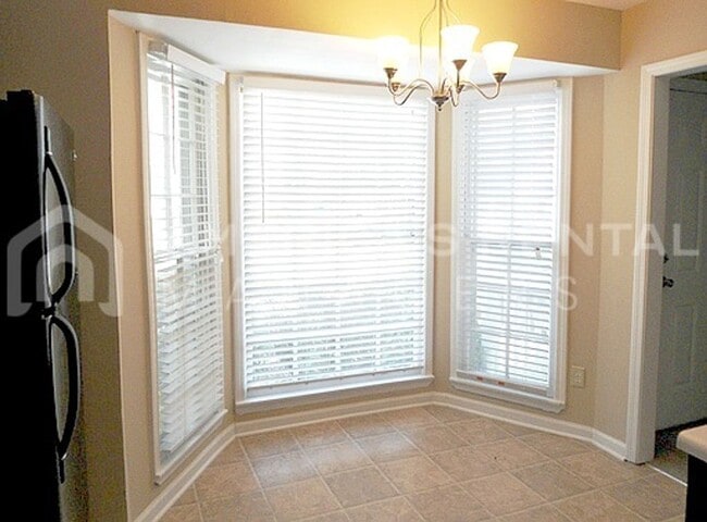 Building Photo - 378 Jamestown Manor Dr