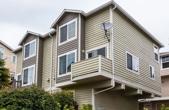 Foto del edificio - Fremont Townhome in Great Location!