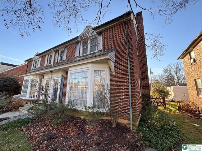 Building Photo - 724 N Muhlenberg St