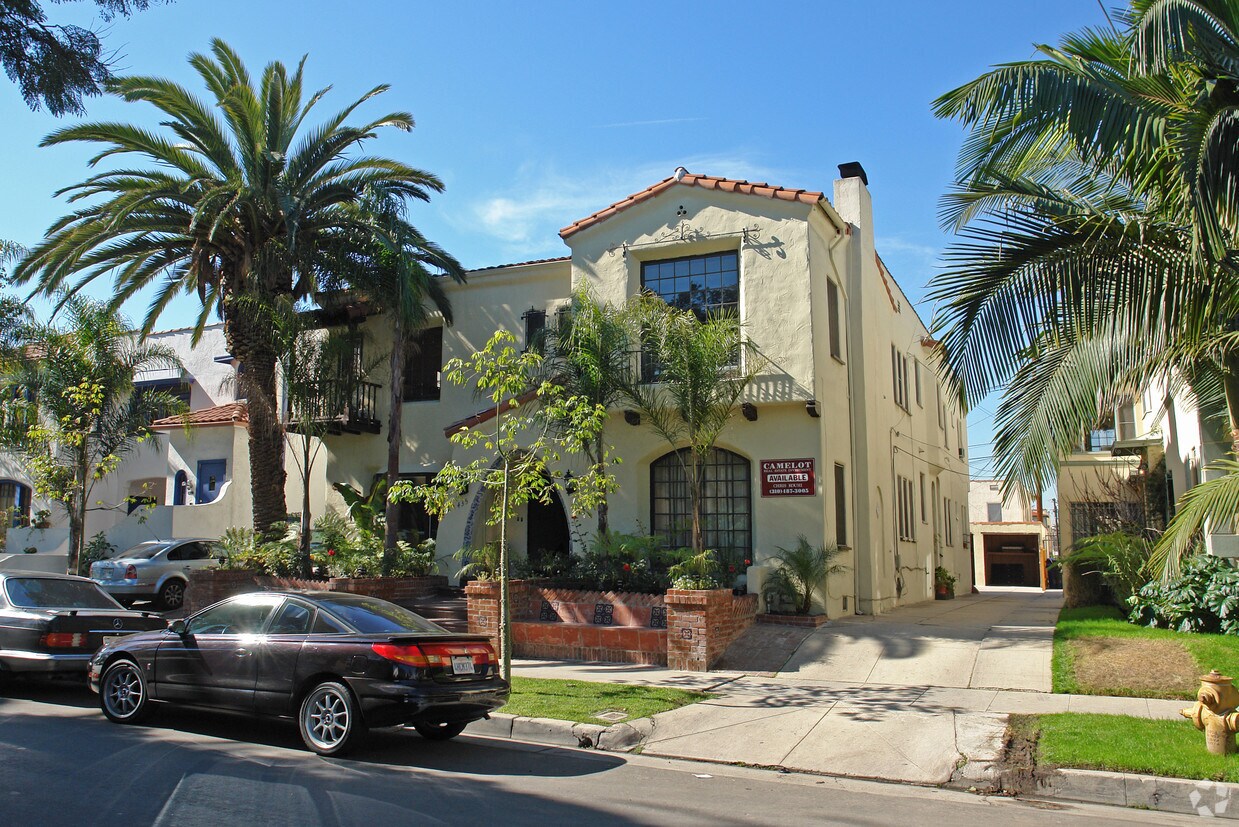 Foto principal - 435 N Curson Ave