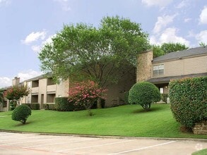 Building Photo - Cedar Bend Apartments