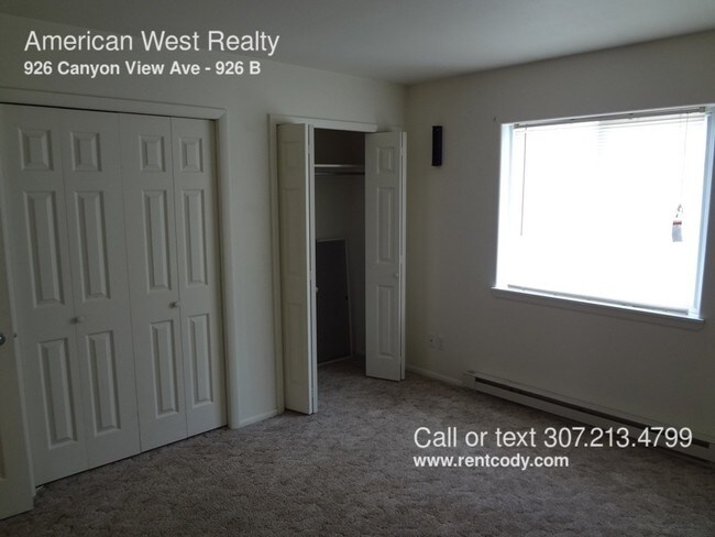Building Photo - 926 Canyon View Ave