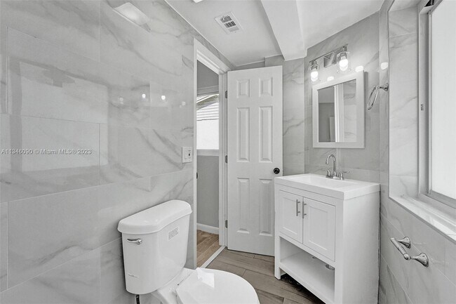 Foto del edificio - 1451 SW 5th Ave