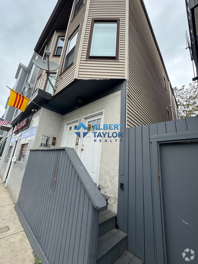 Building Photo - 1084 Dorchester Ave