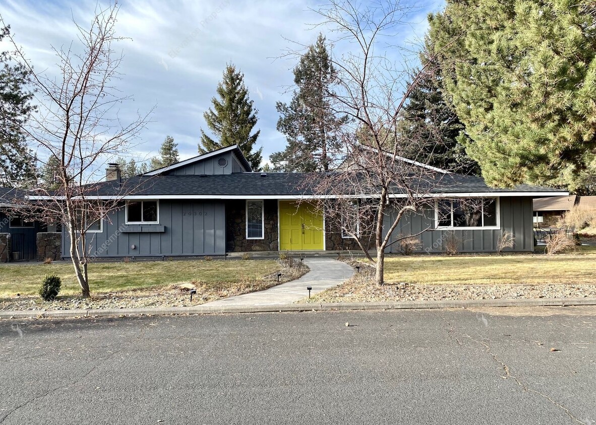 Primary Photo - Mid-Century Modern Courtyard Gem in the Old Farm District