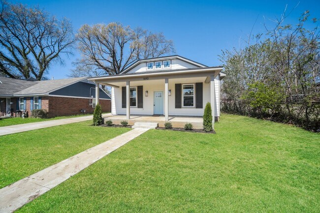 Foto del edificio - Beautiful Home For Rent in Rozelle-Annesdale Neighborhood!