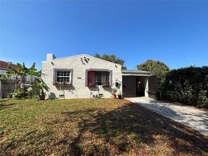 Building Photo - 521 NW 48th St