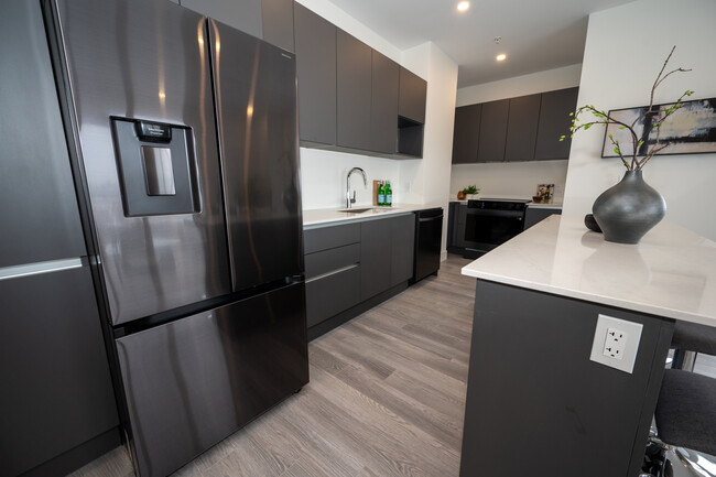 Photo du bâtiment - Beautiful New 2 Bed 2 Bath