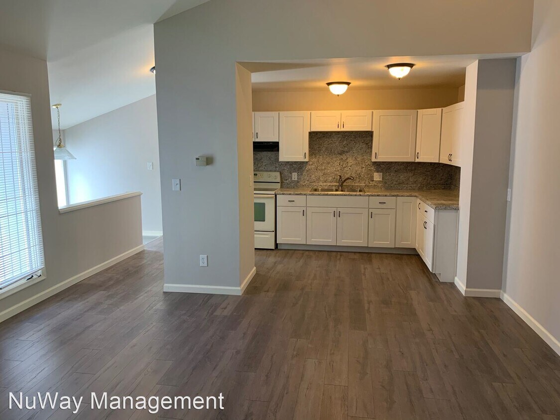 Foto principal - 2 br, 1 bath House - 1117 East Oak Dr