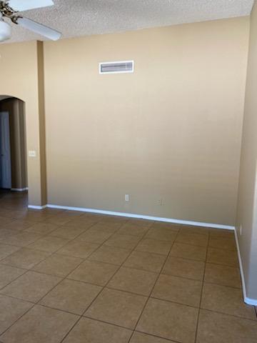 Foto del edificio - For Rent