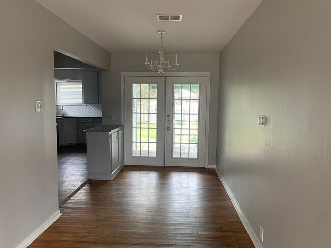 Foto del edificio - 726 Sheridan Dr