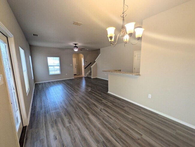Foto del edificio - 5826 Grandwood Dr