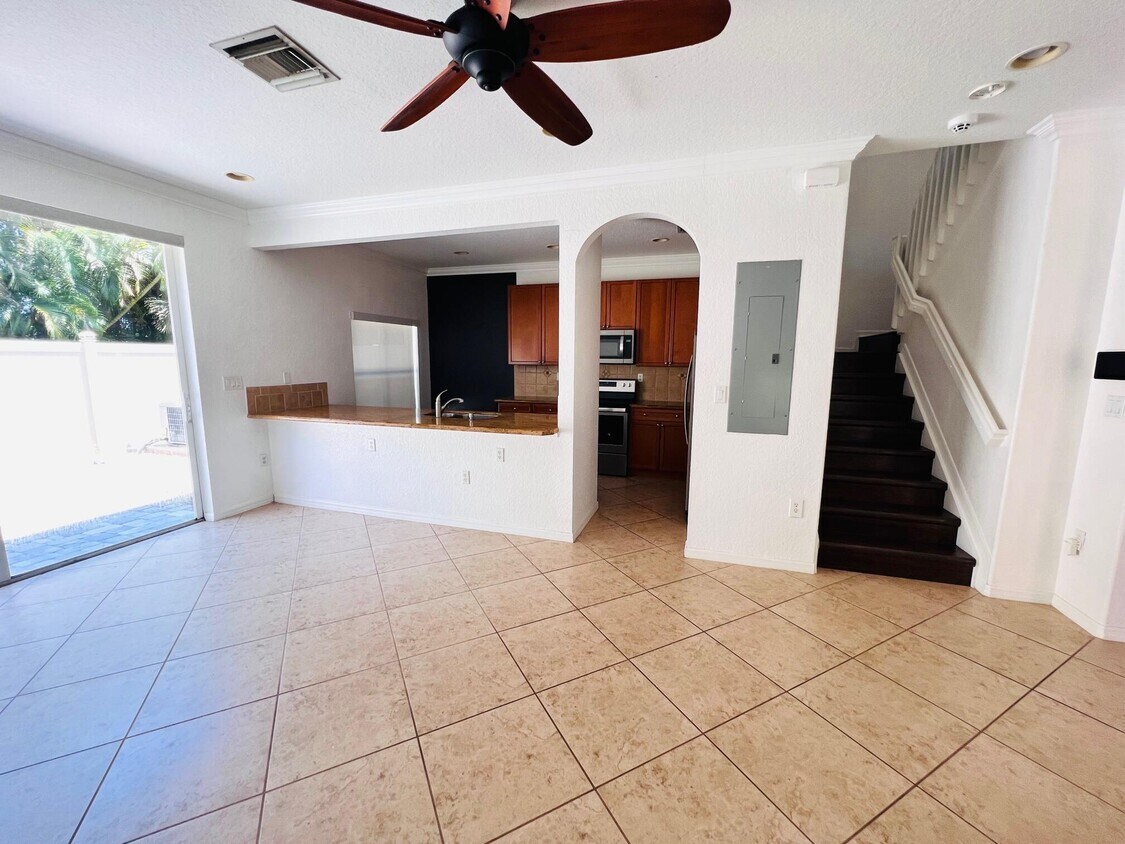 204 Lake Monterey Cir, Boynton Beach, FL 33426 Townhome Rentals in Boynton Beach FL