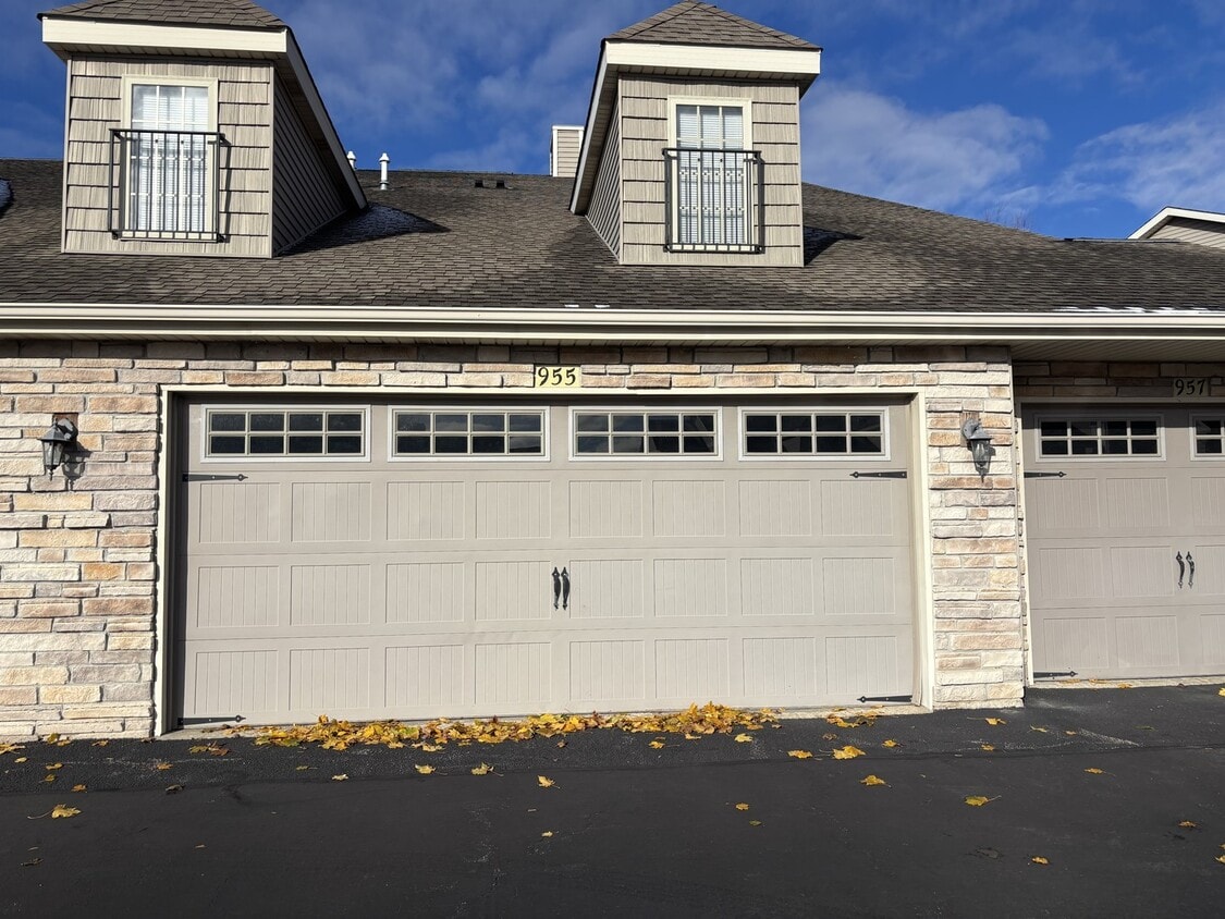 Foto principal - 955 Buckingham Dr