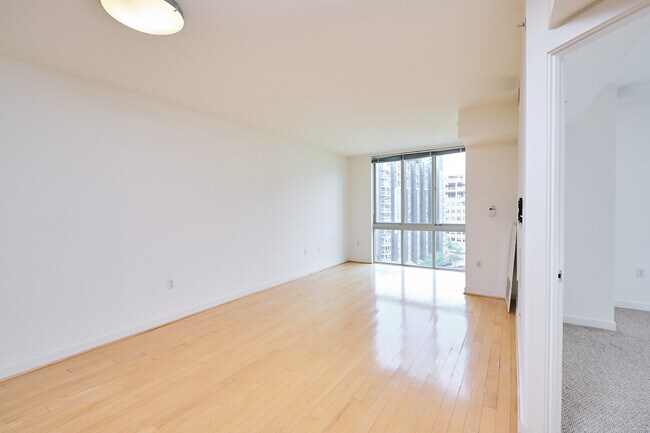 Foto del edificio - 1000 New Jersey Ave SE