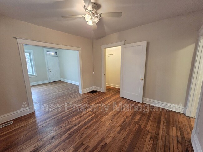 Foto del edificio - 3143 Halliday Ave