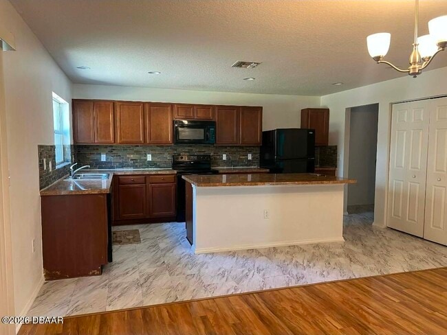 Building Photo - 313 Bayberry Lakes Blvd