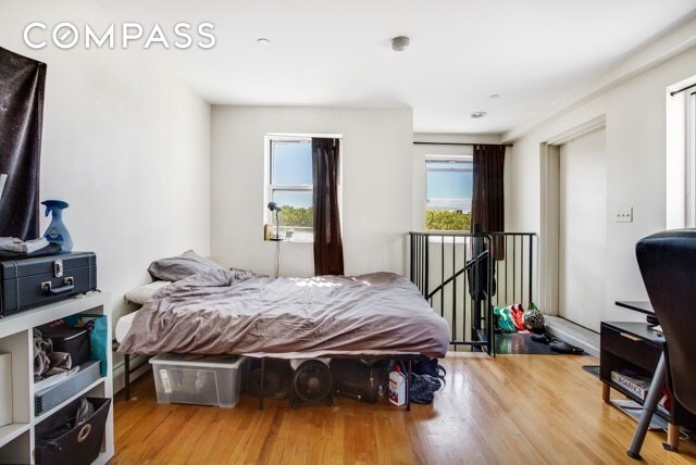 Foto del edificio - 66 Maspeth Ave