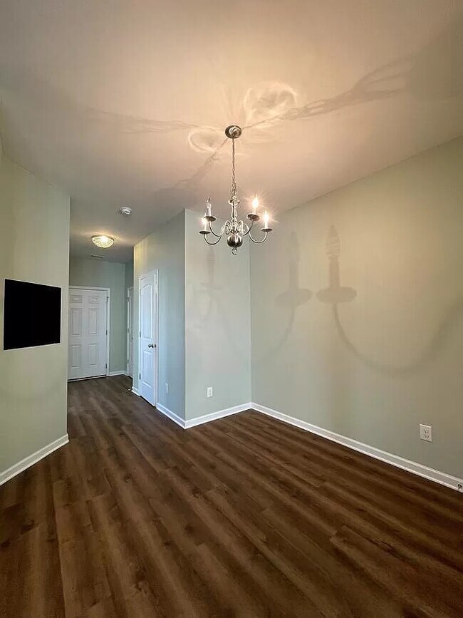 Building Photo - 4204 Virginia Colony Dr