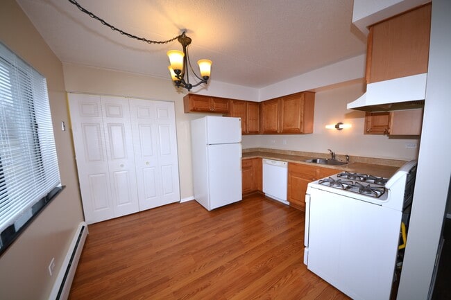 Building Photo - 7335 Tiffany Dr