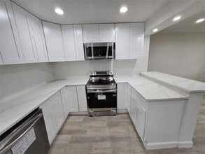 Building Photo - 10470 Alcott Dr