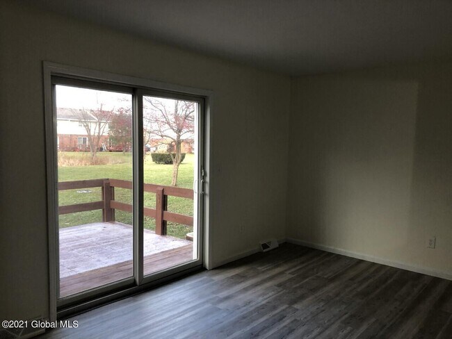 Foto del edificio - 276 Old Loudon Rd