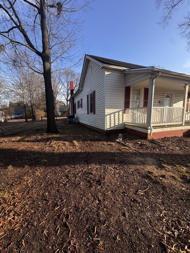 Foto del edificio - 616 Poplar Ave