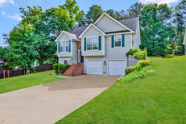 Building Photo - 352 The Gables Dr