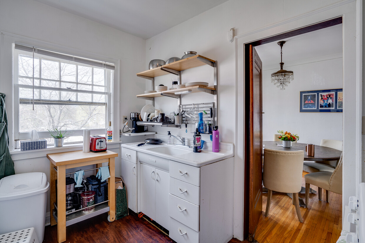 Primary Photo - 3020 W 28th St