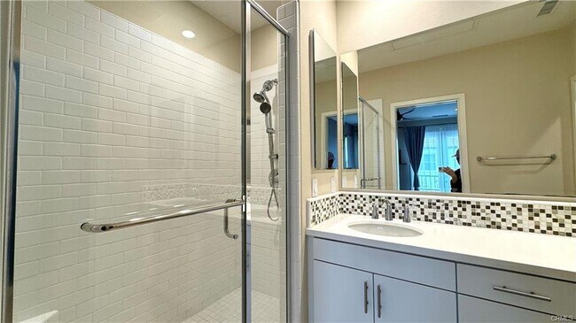 Building Photo - 136 Briarberry, Irvine, CA 92618 - 3 BR 4 ...