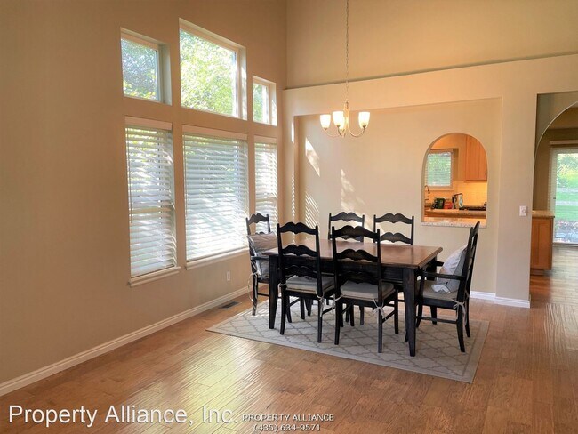 Building Photo - 3 br, 2.5 bath House - 1627 W. Fort Road