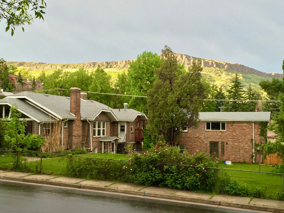 Exterior/Yard (Interior photos coming soon) - 505 Arapahoe St