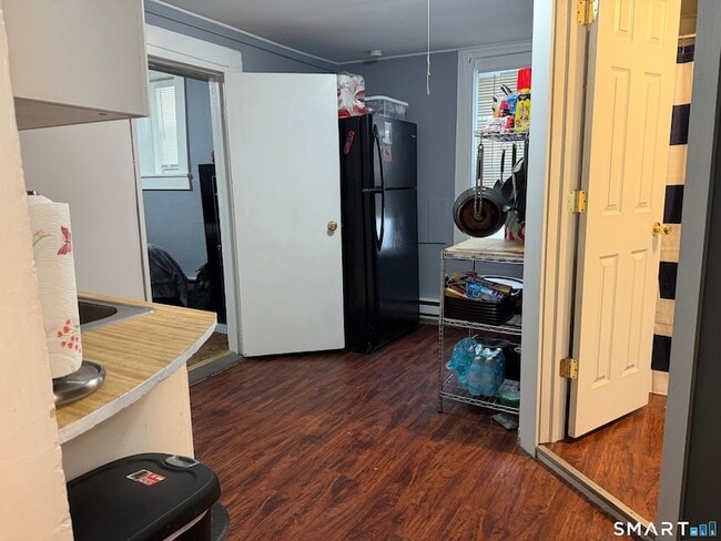 Building Photo - 112 Rockwell St